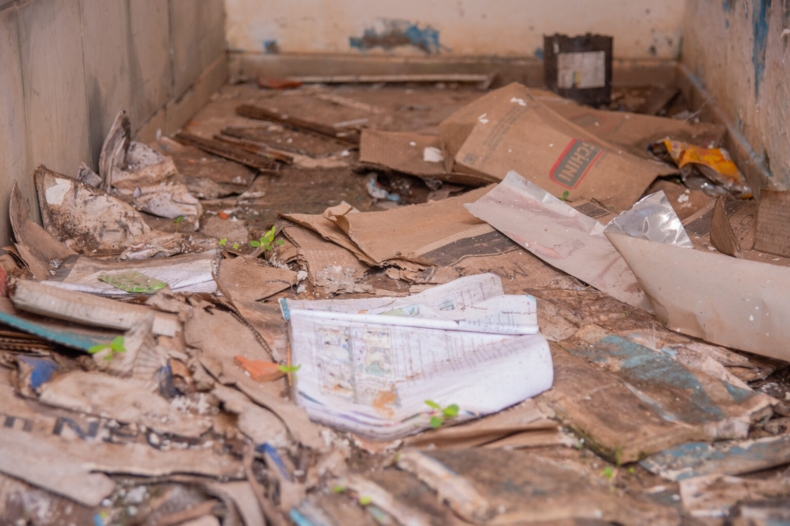 Prefeito Edimar Vaqueiro realiza vistoria na Escola Tresidela I e determina interdição para melhorias