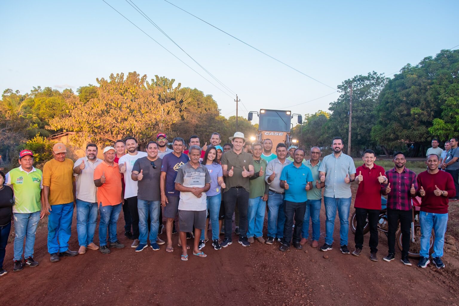 Centro do Chico recebe melhorias nas estradas e população comemora ações do poder público
